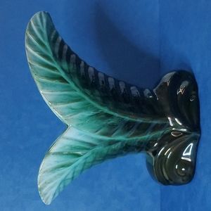 Vintage Blue Mountain Pottery Palm Leaf Vase 8" High BMP EUC